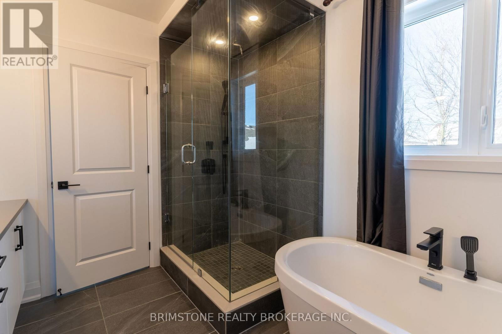 119 GRAY AVENUE Image 24