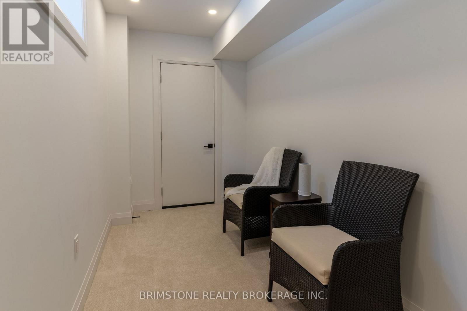 119 GRAY AVENUE Image 27
