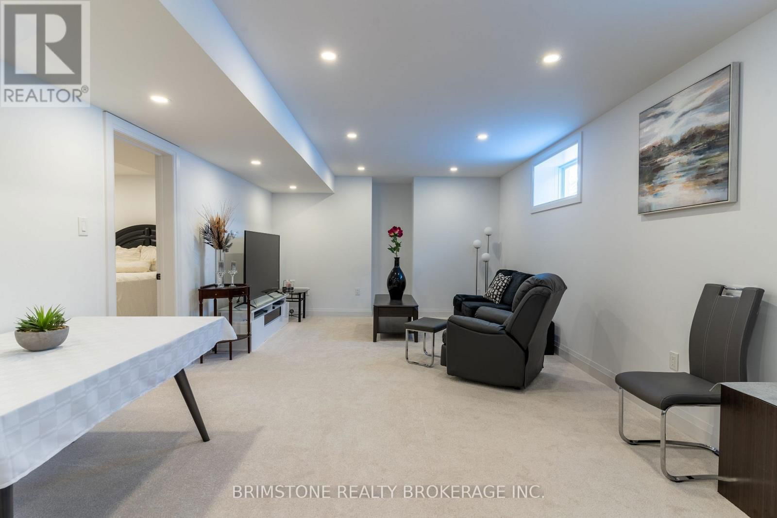 119 GRAY AVENUE Image 28