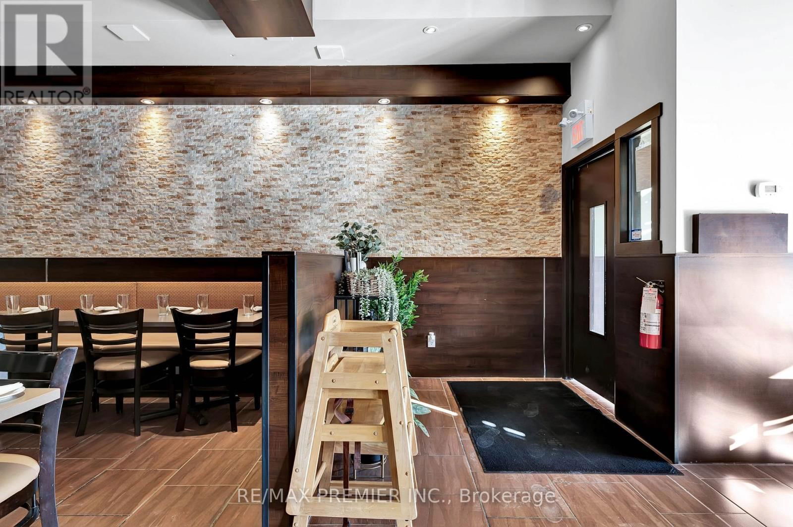 15 - 4000 STEELES AVENUE Image 6