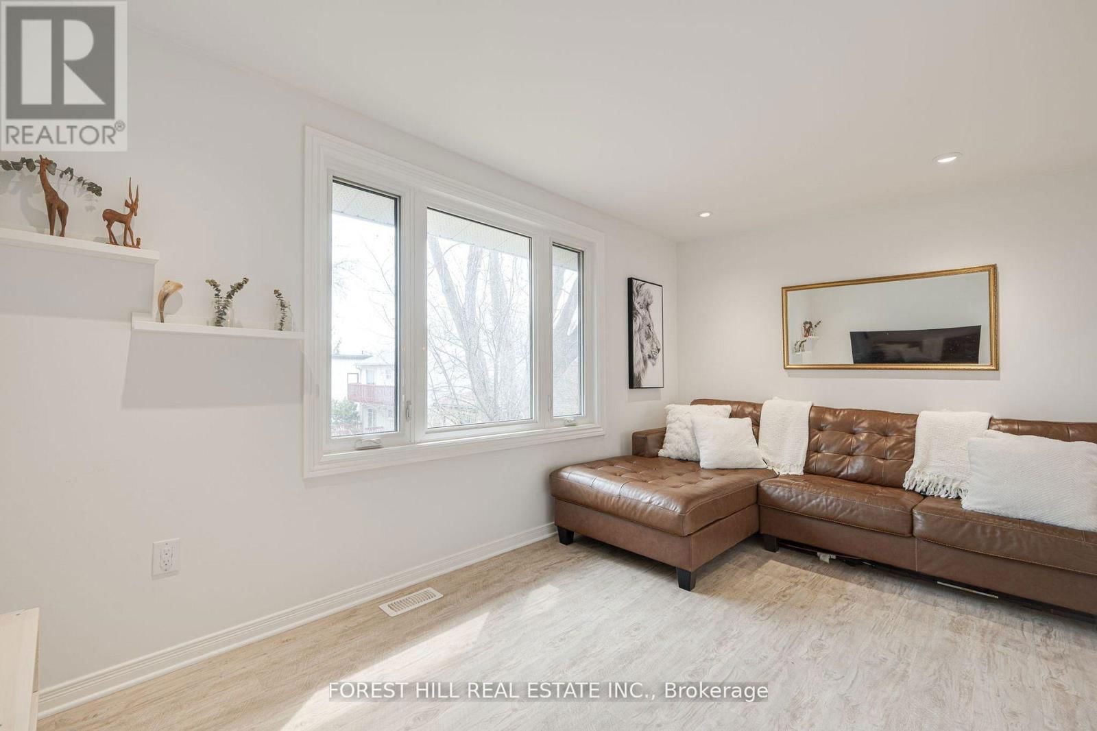 349 PENN AVENUE Image 12