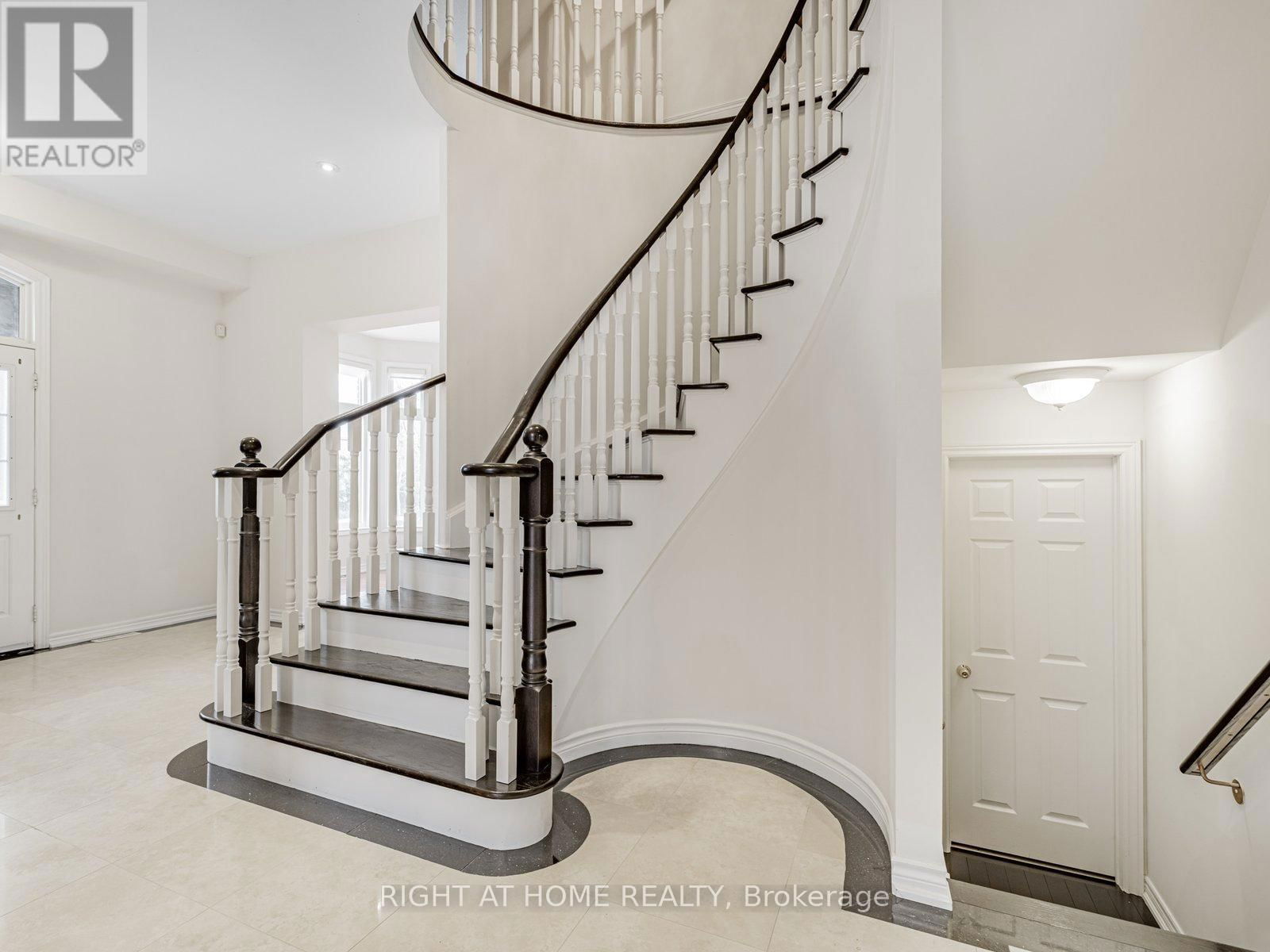69 MORLAND CRESCENT Image 19