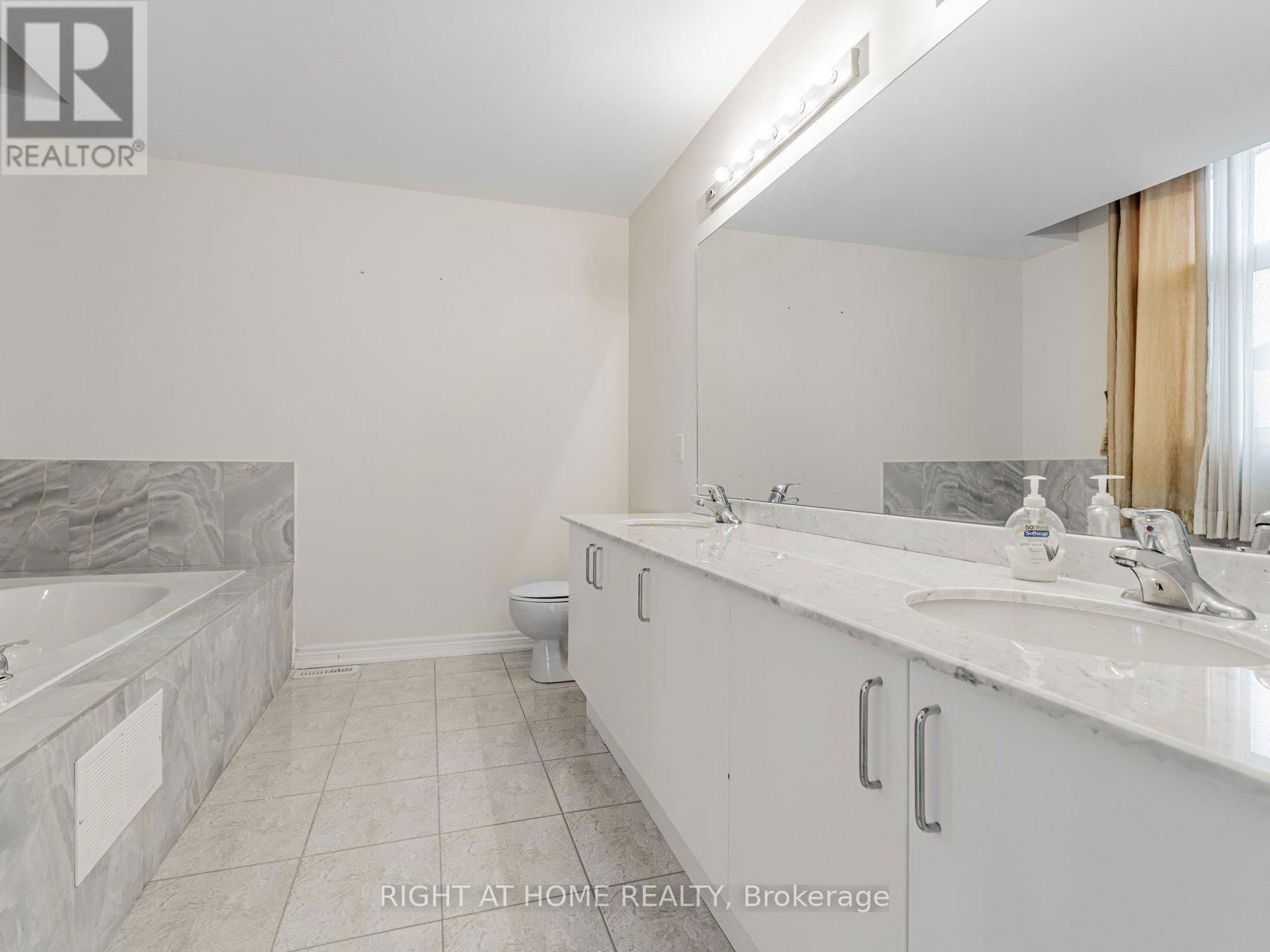 69 MORLAND CRESCENT Image 24