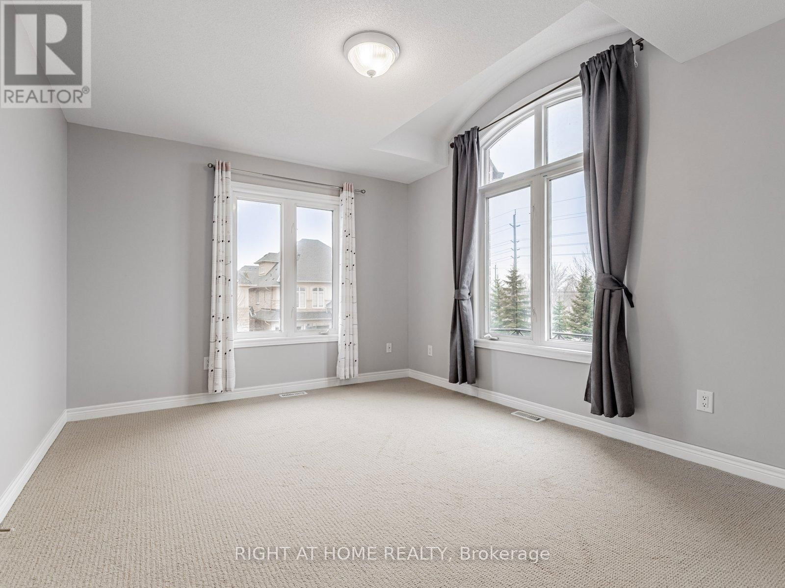 69 MORLAND CRESCENT Image 25