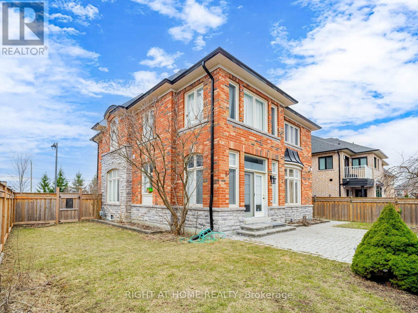 69 MORLAND CRESCENT Image 3
