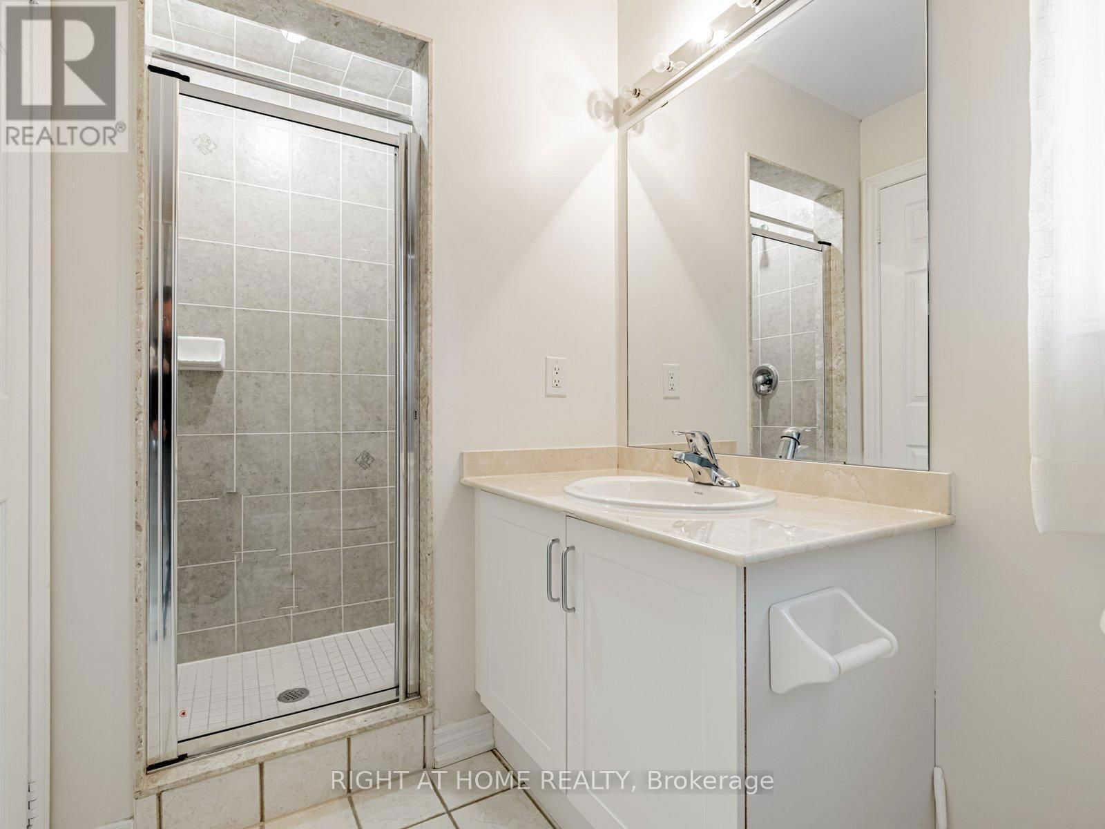 69 MORLAND CRESCENT Image 30