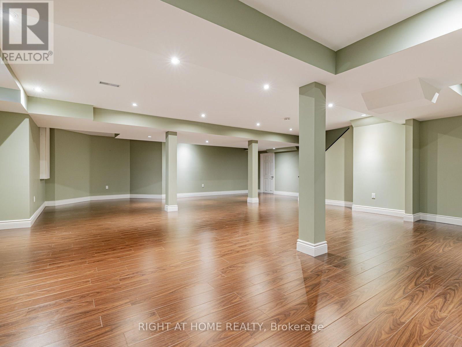 69 MORLAND CRESCENT Image 36
