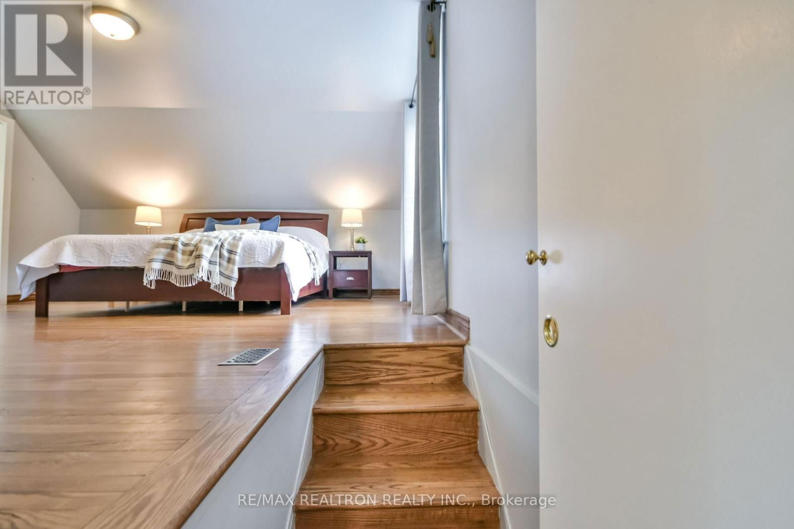 5872 YONGE STREET Image 24