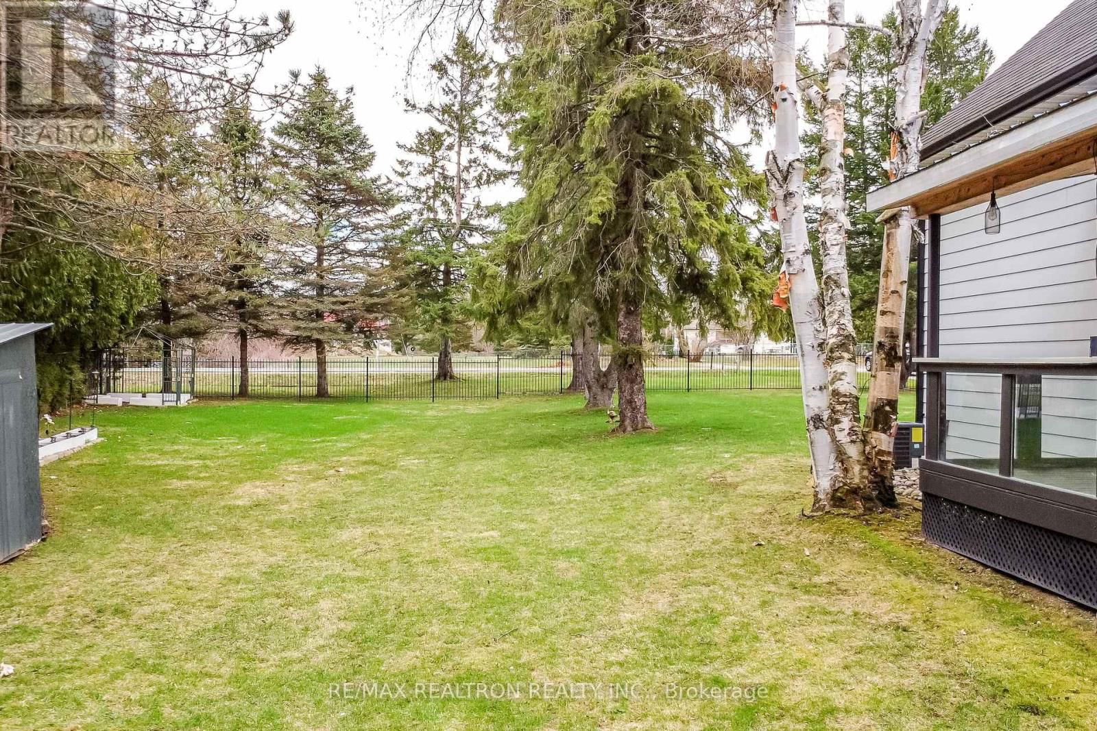 5872 YONGE STREET Image 8