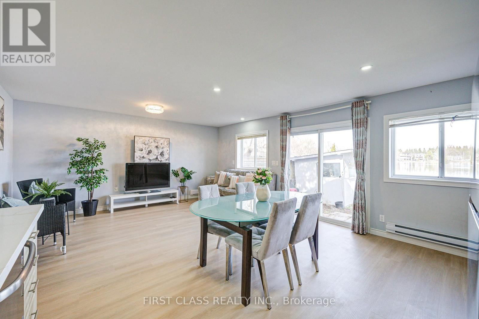 17 WILLOWBANK AVENUE Image 11