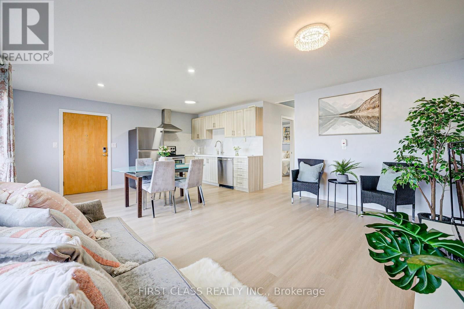 17 WILLOWBANK AVENUE Image 15