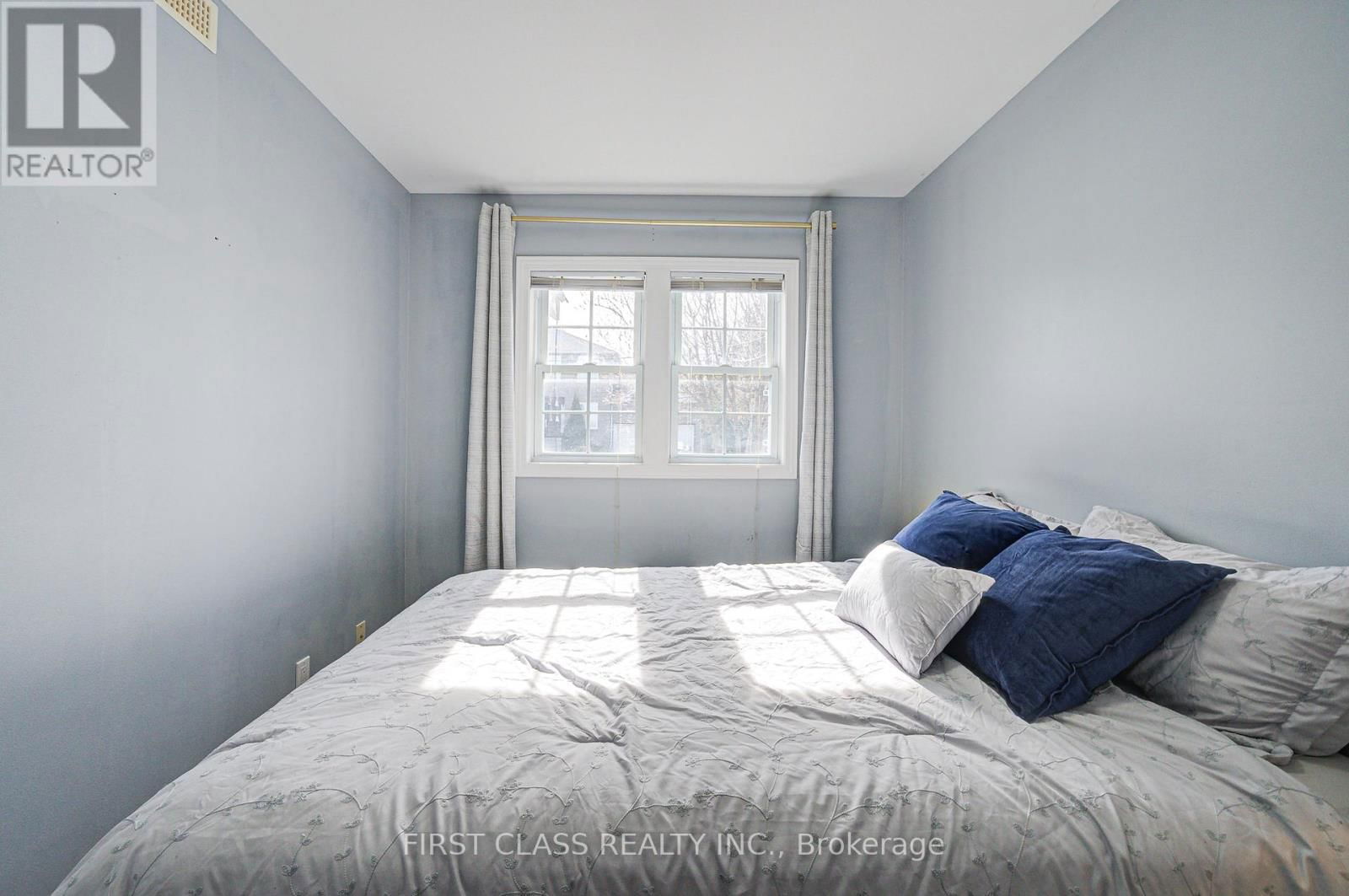 17 WILLOWBANK AVENUE Image 21