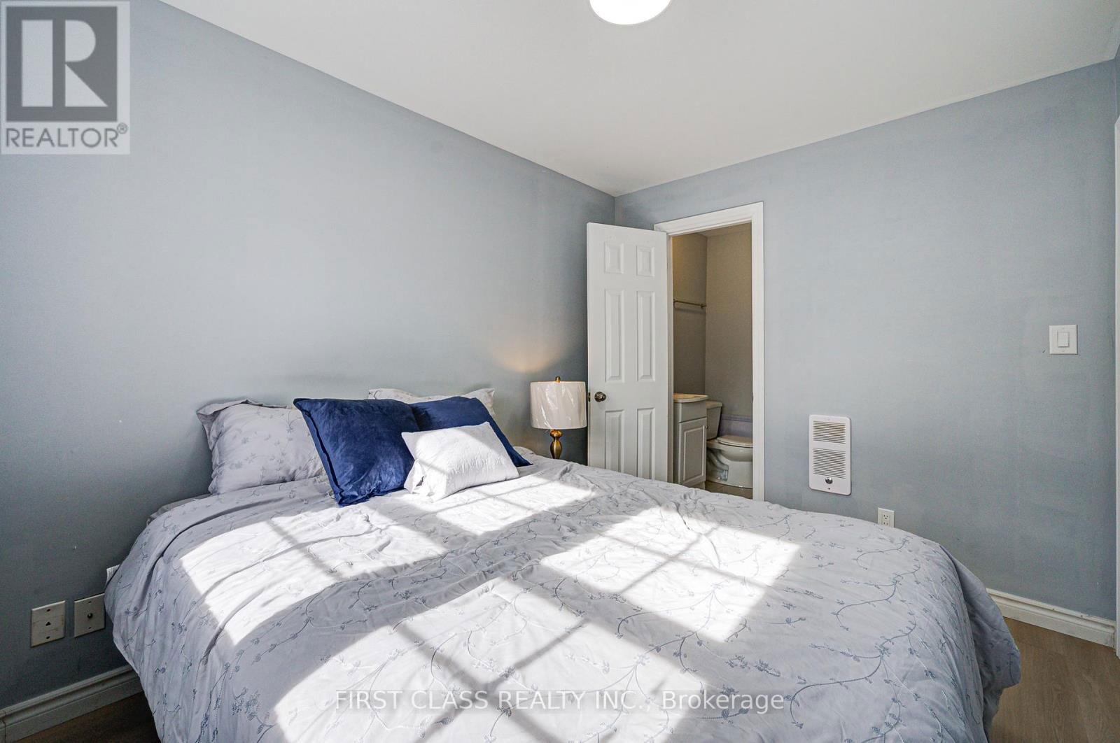 17 WILLOWBANK AVENUE Image 23