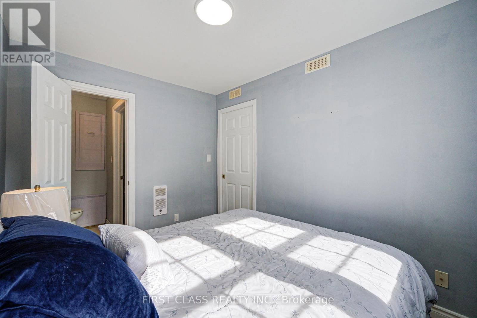 17 WILLOWBANK AVENUE Image 24