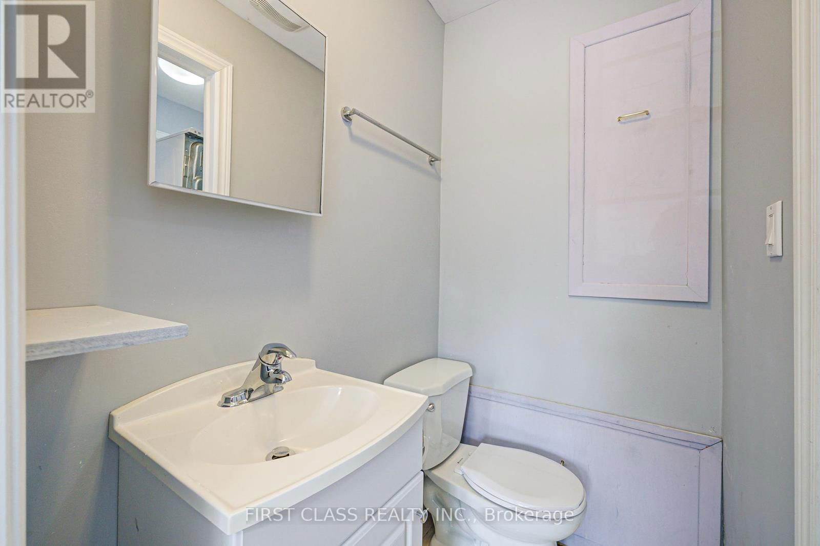 17 WILLOWBANK AVENUE Image 26