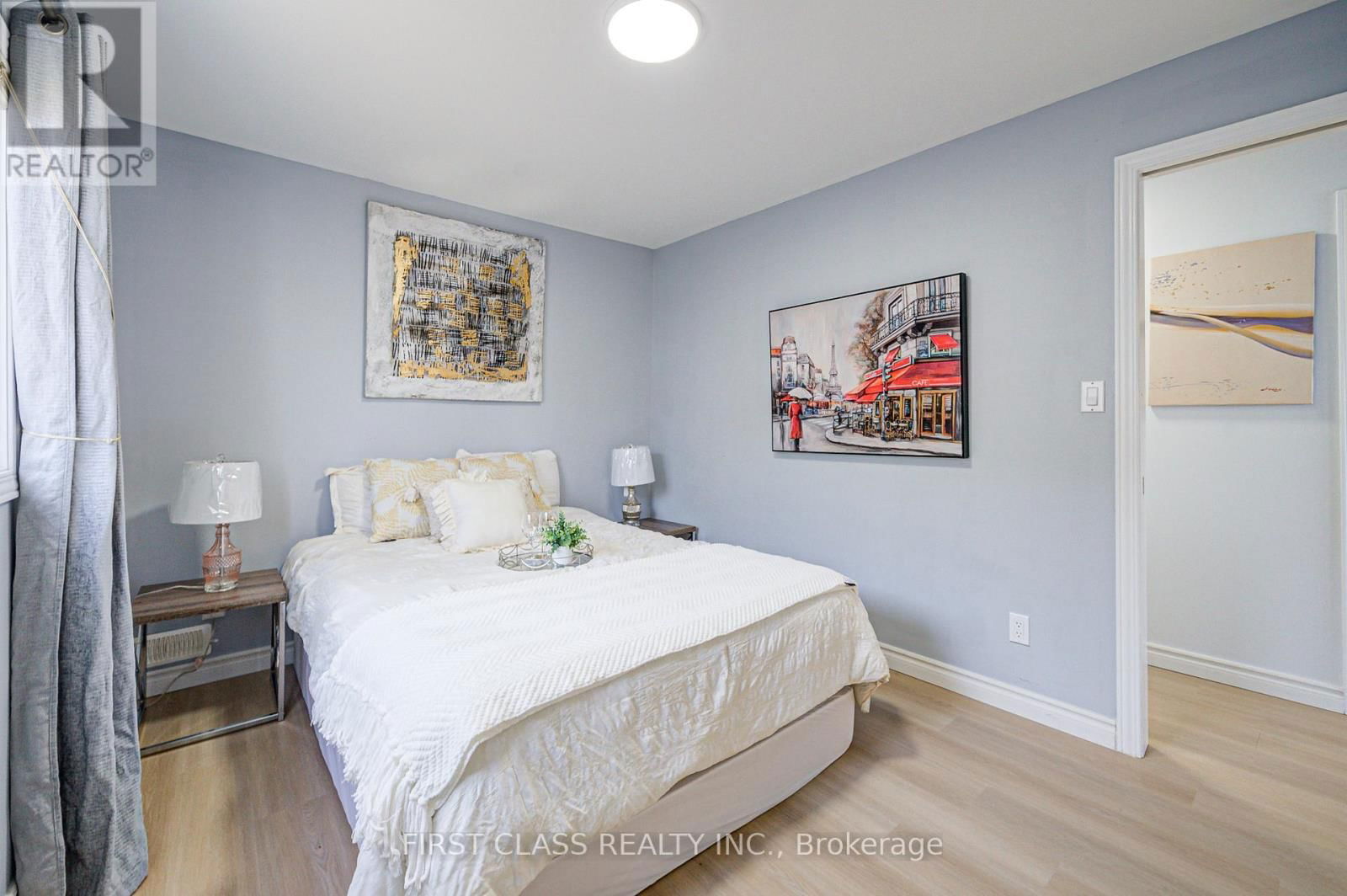 17 WILLOWBANK AVENUE Image 27