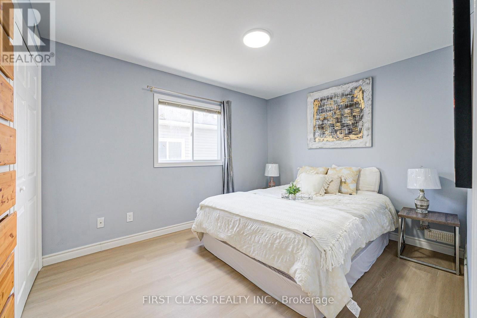 17 WILLOWBANK AVENUE Image 28