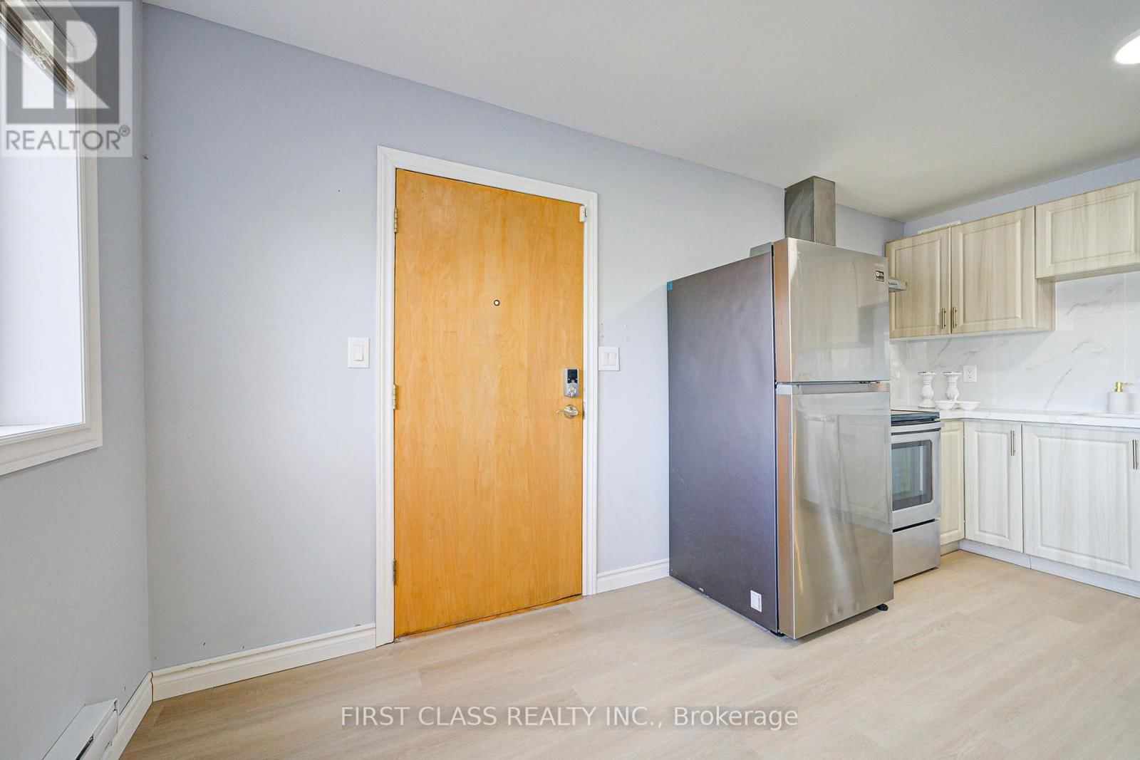 17 WILLOWBANK AVENUE Image 5