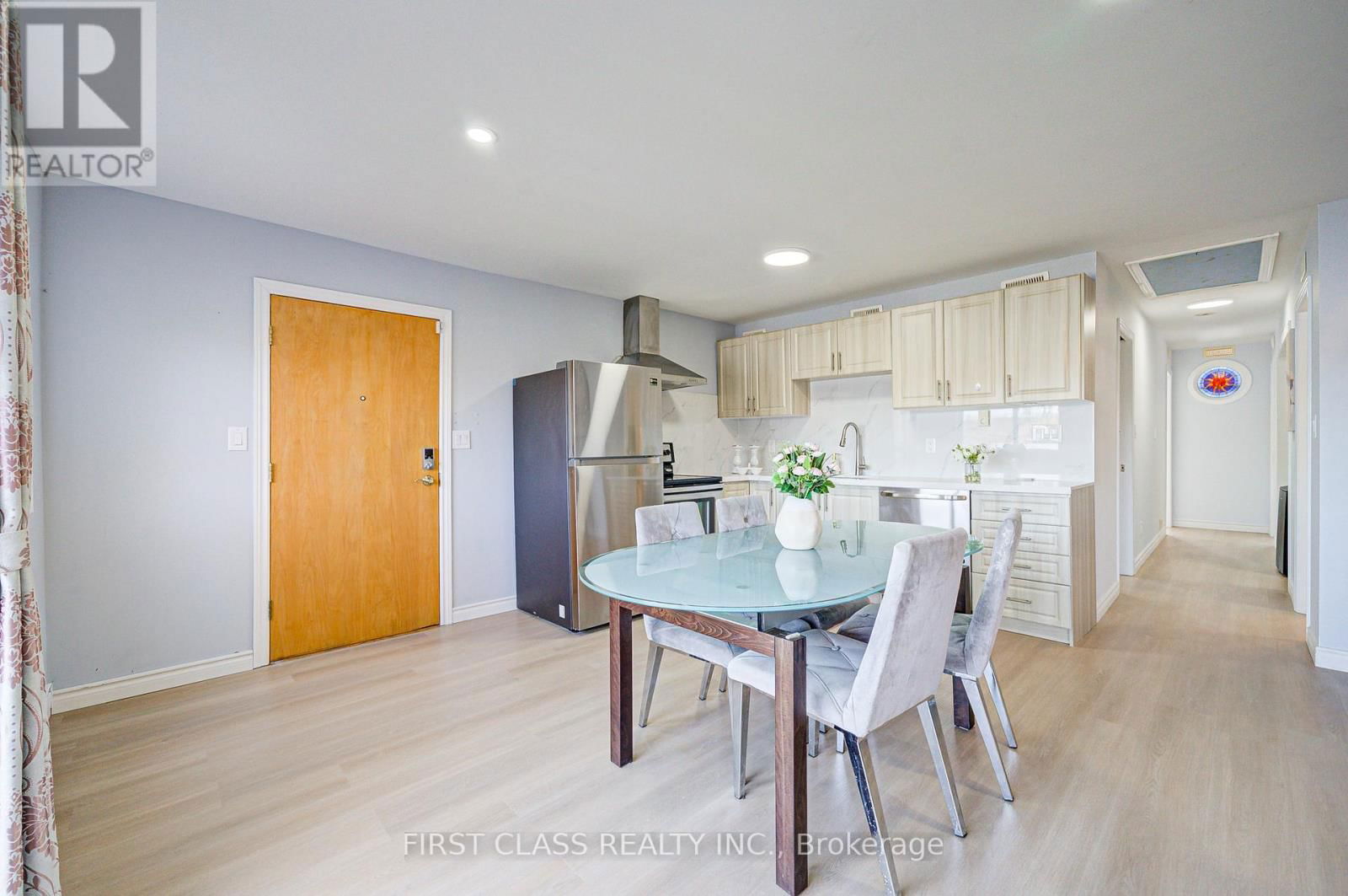 17 WILLOWBANK AVENUE Image 7