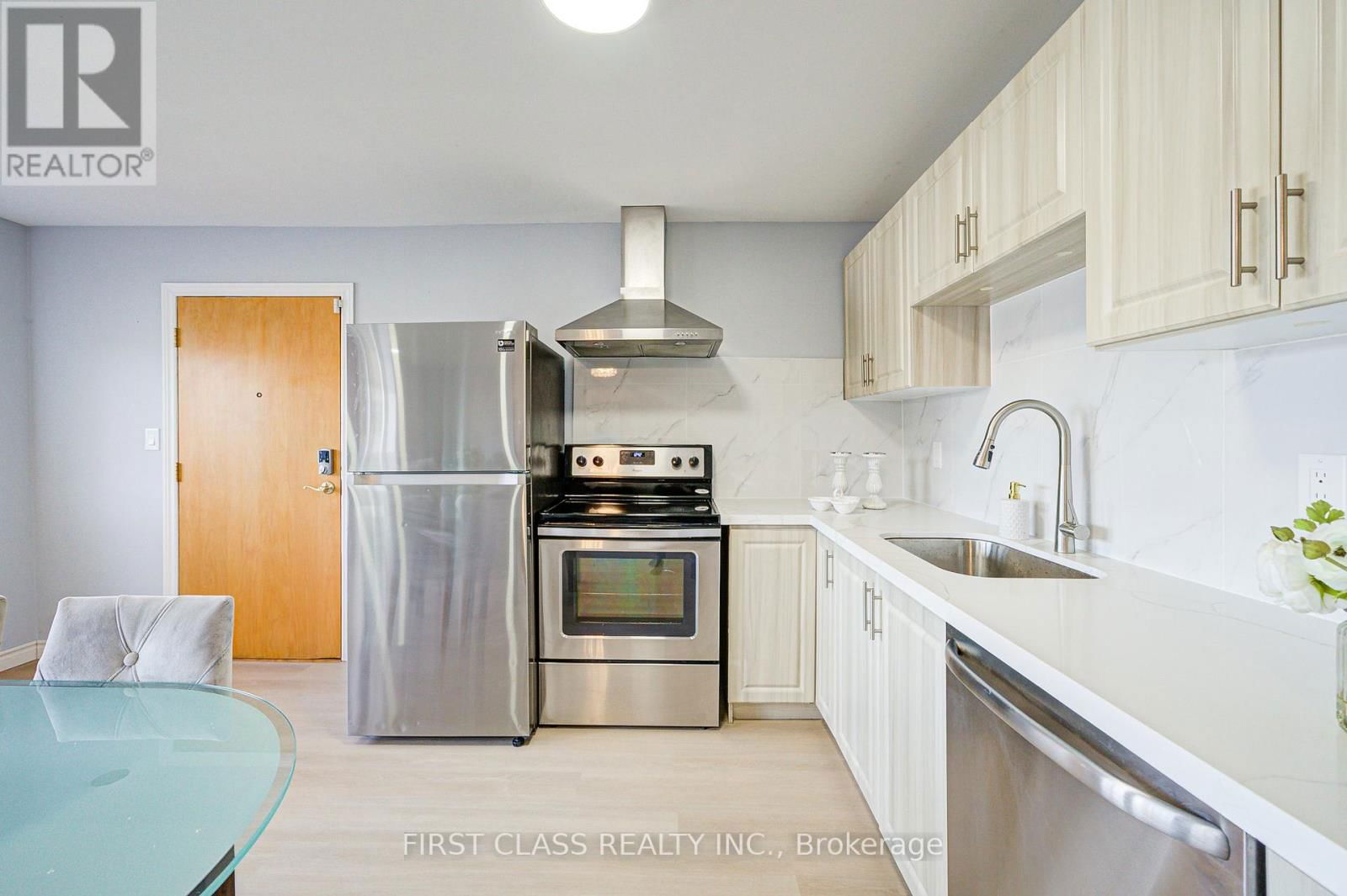17 WILLOWBANK AVENUE Image 8