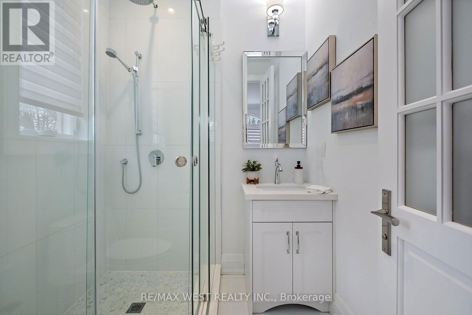 336 PINE TREES COURT WEST Image 33