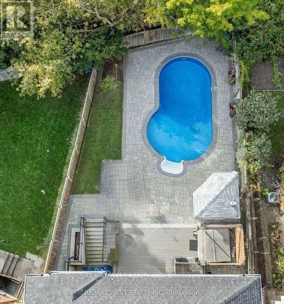 336 PINE TREES COURT WEST Image 35