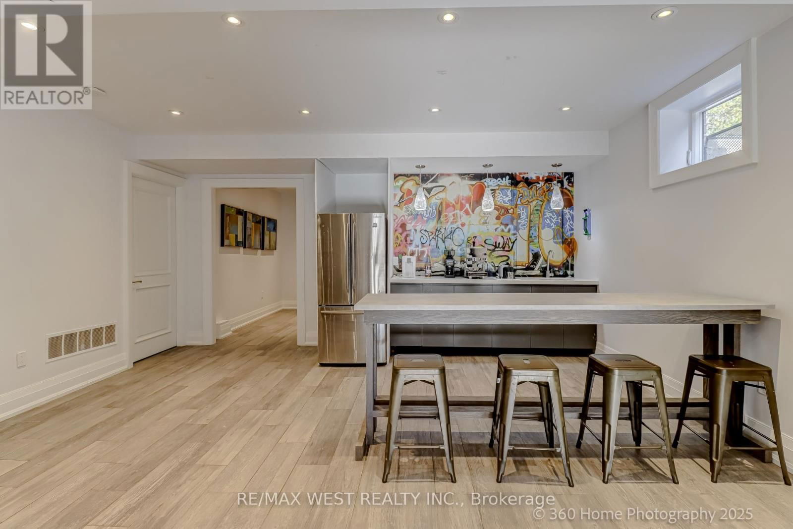 336 PINE TREES COURT WEST Image 37