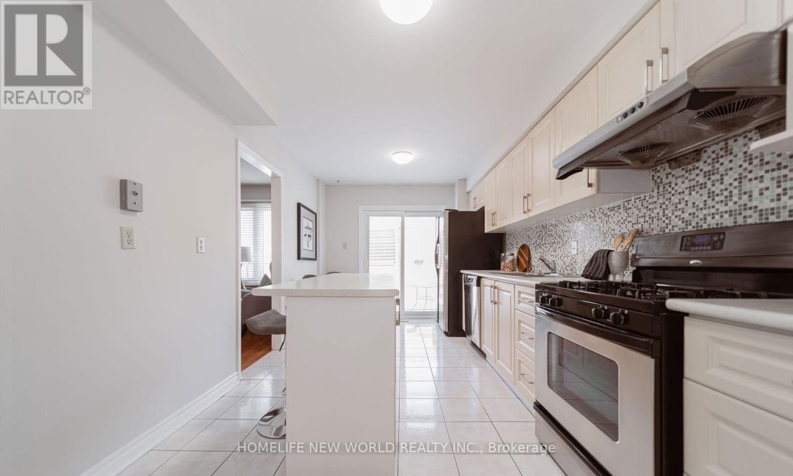 86 STATHER CRESCENT Image 3