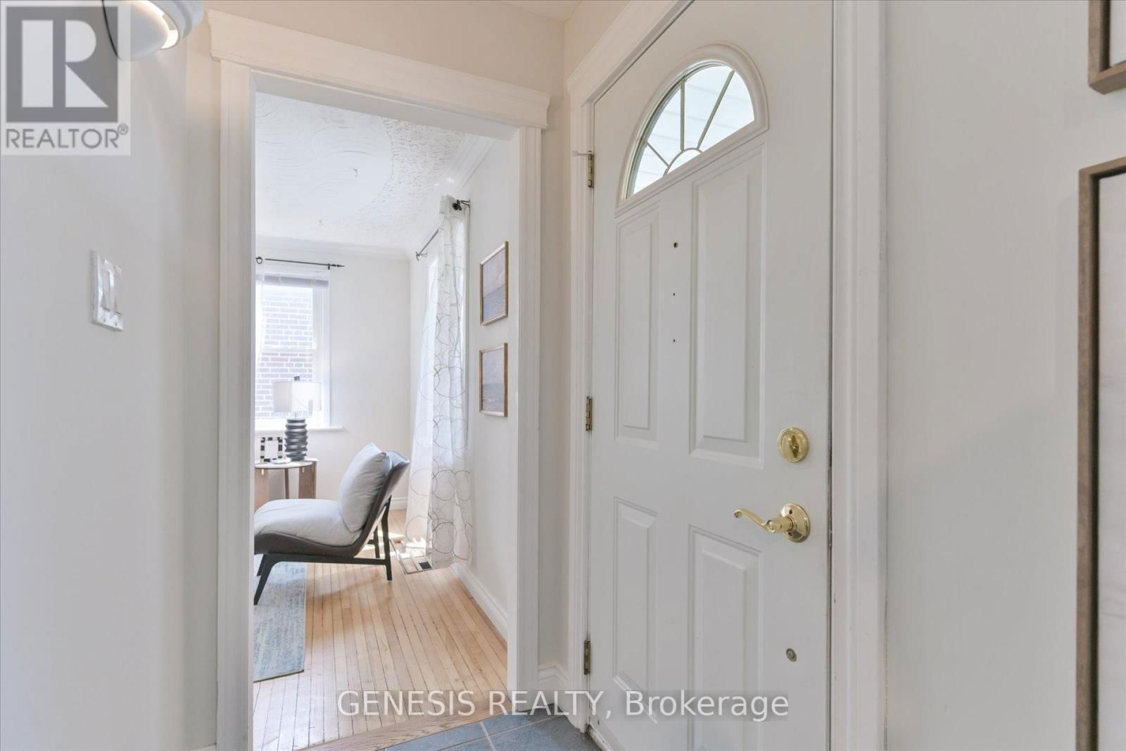 207 CHURCH STREET SOUTH Image 4
