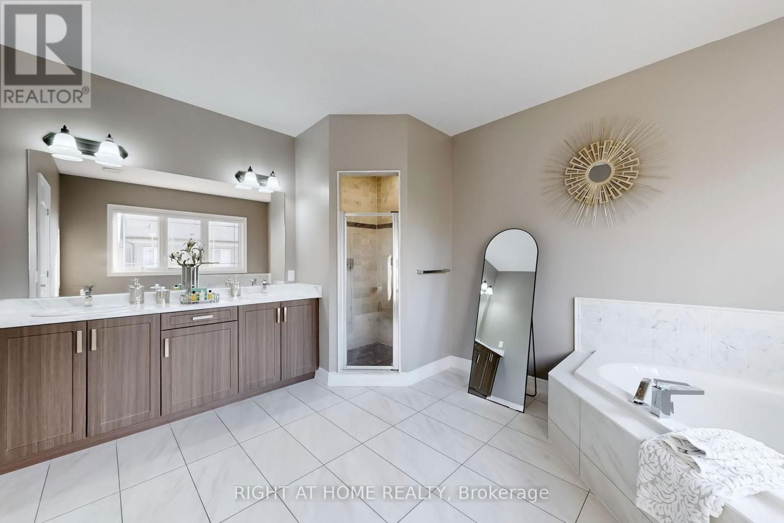 18 CONDOR WAY Image 21