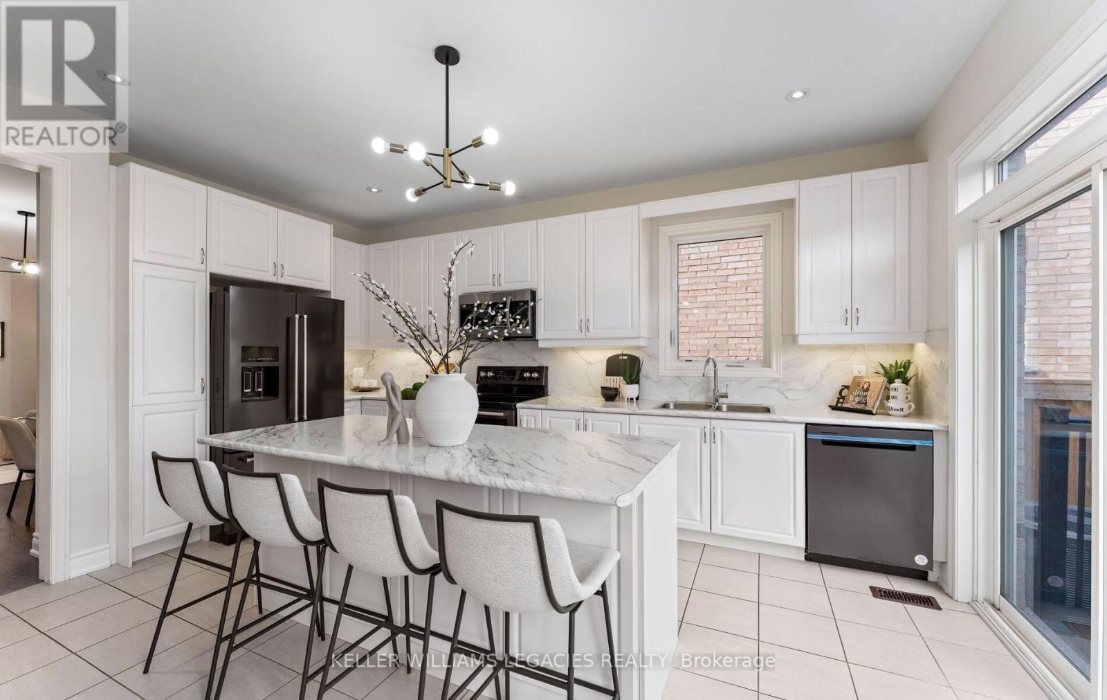 25 VELIA COURT Image 13