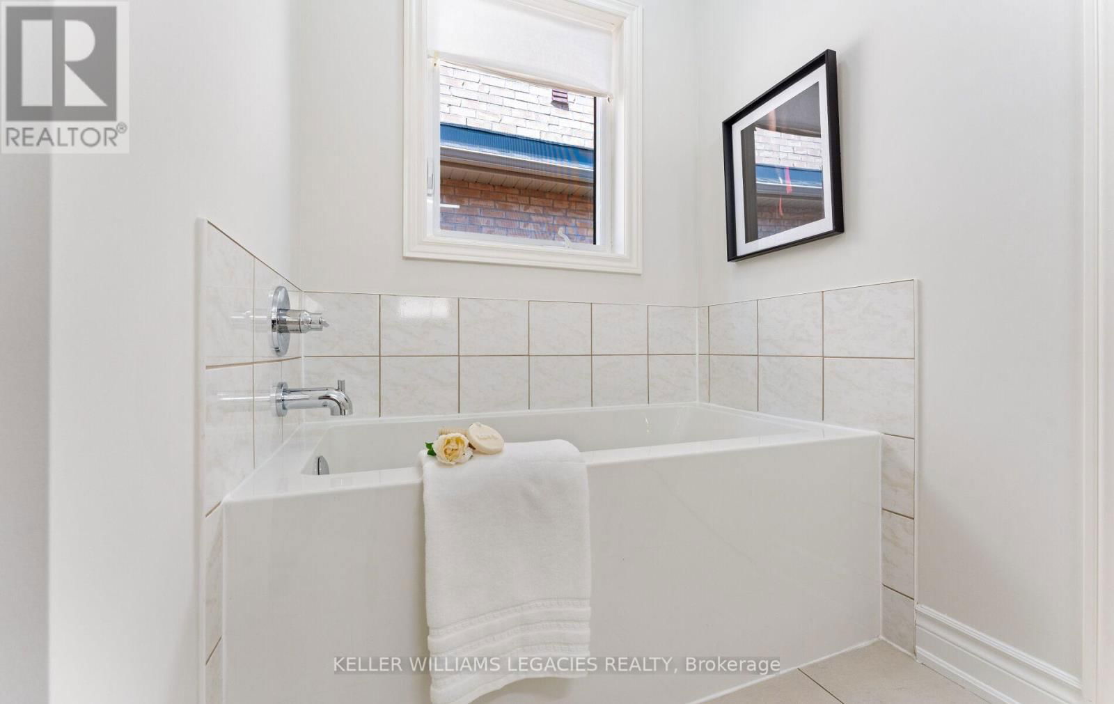 25 VELIA COURT Image 24