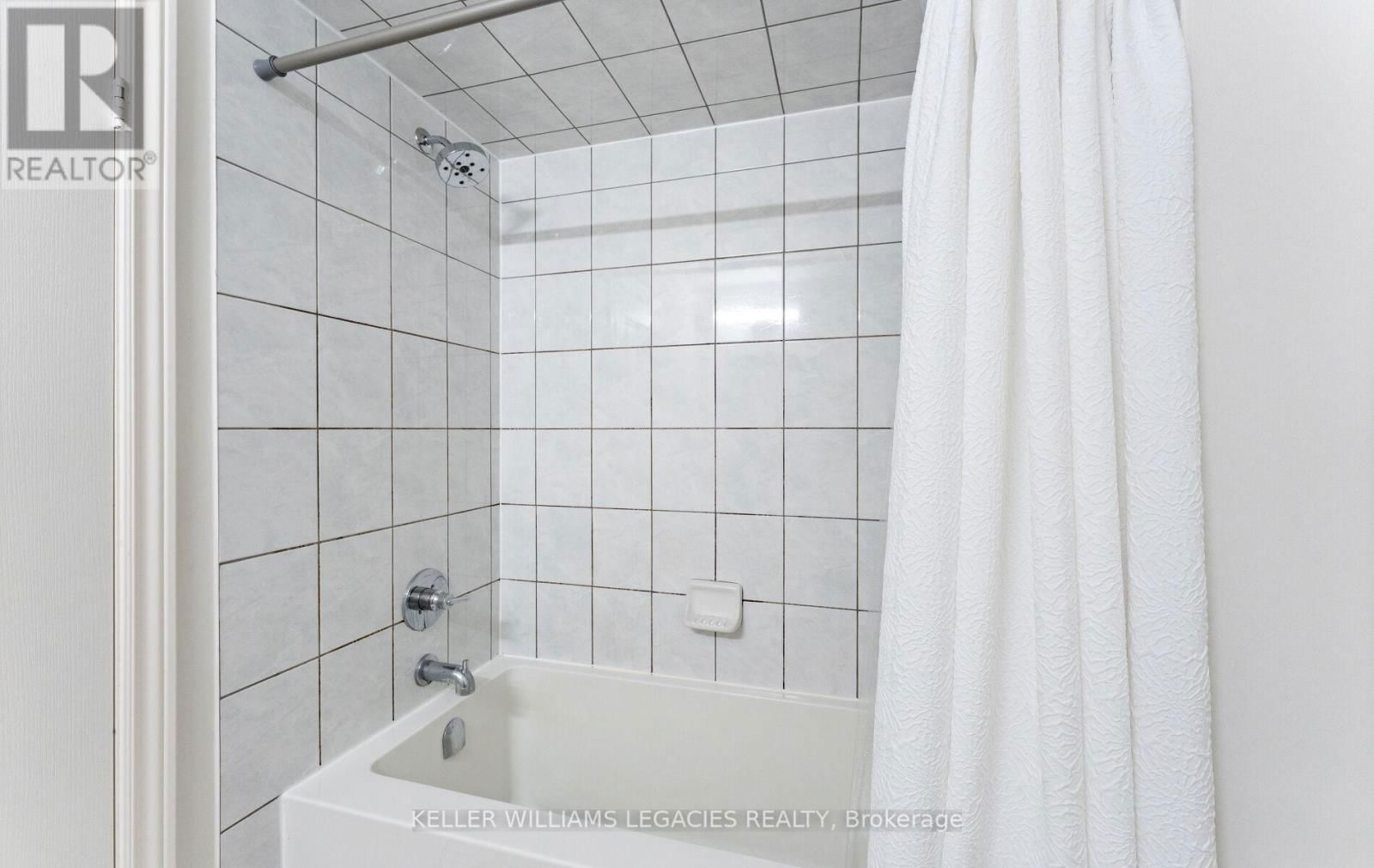 25 VELIA COURT Image 34