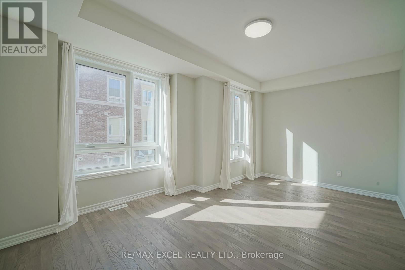 11 CHICAGO LANE Image 10