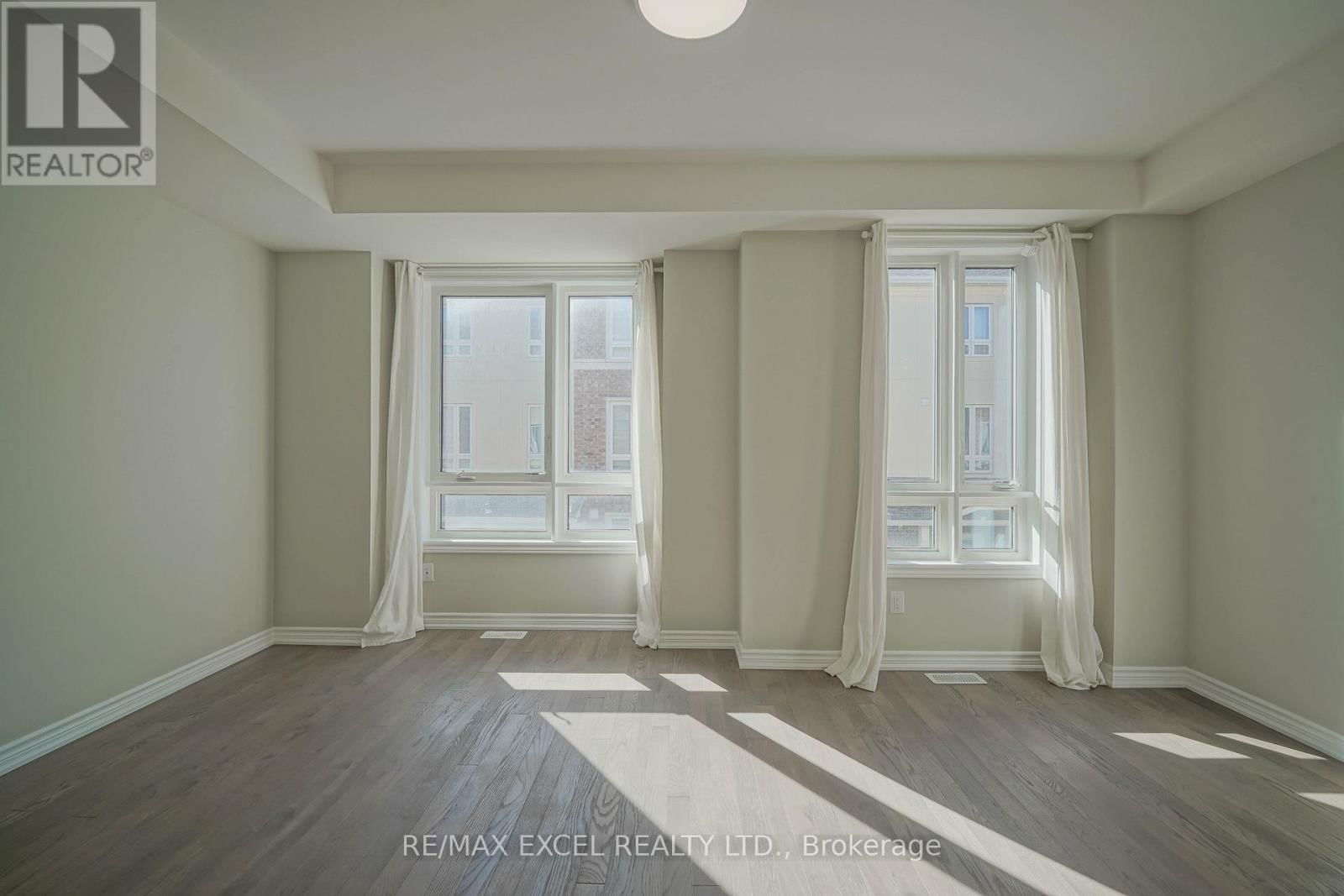 11 CHICAGO LANE Image 11