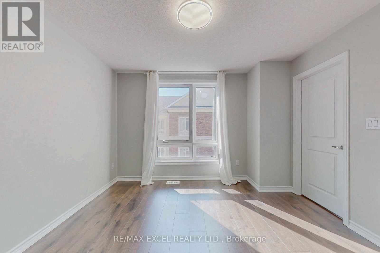 11 CHICAGO LANE Image 13