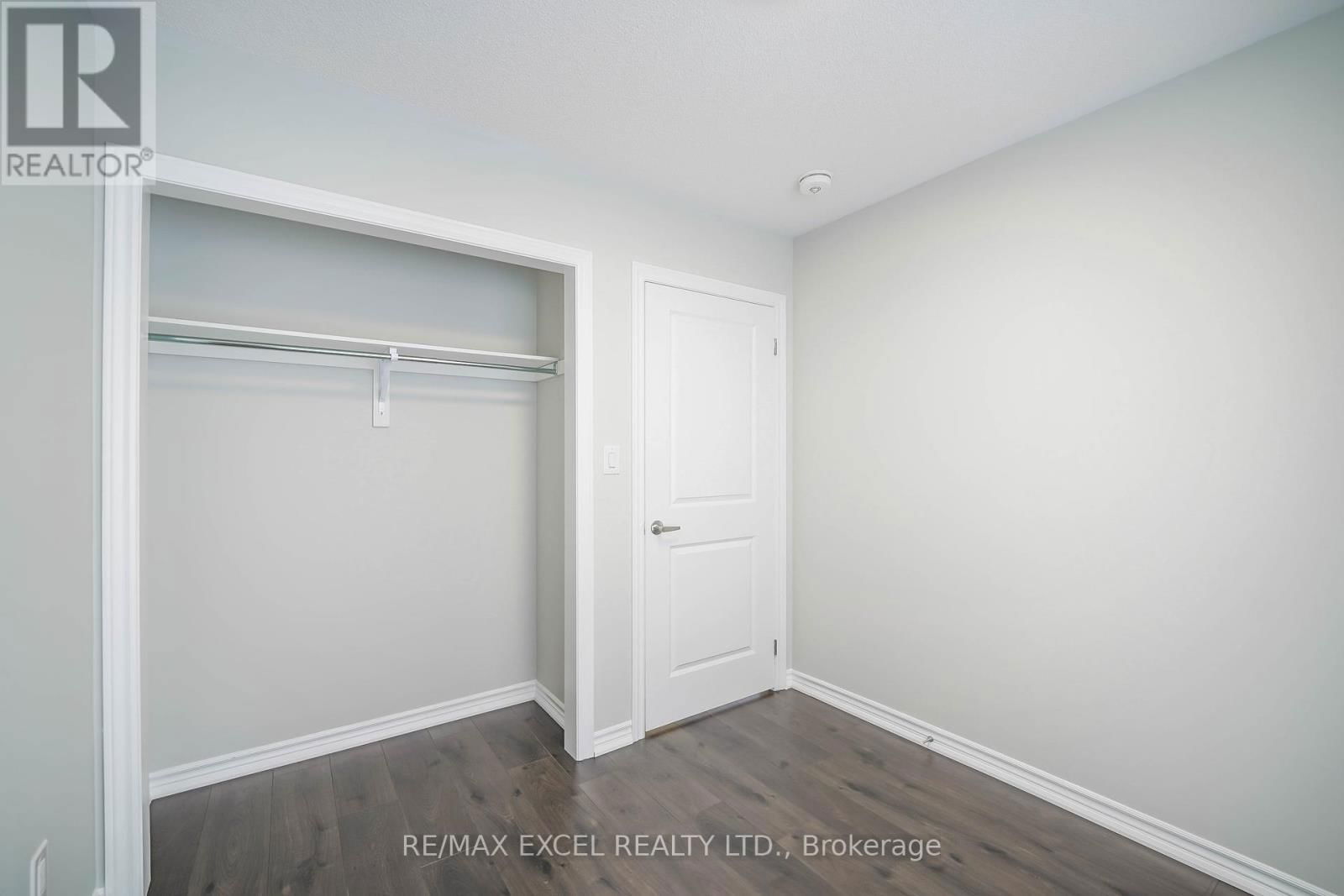 11 CHICAGO LANE Image 18