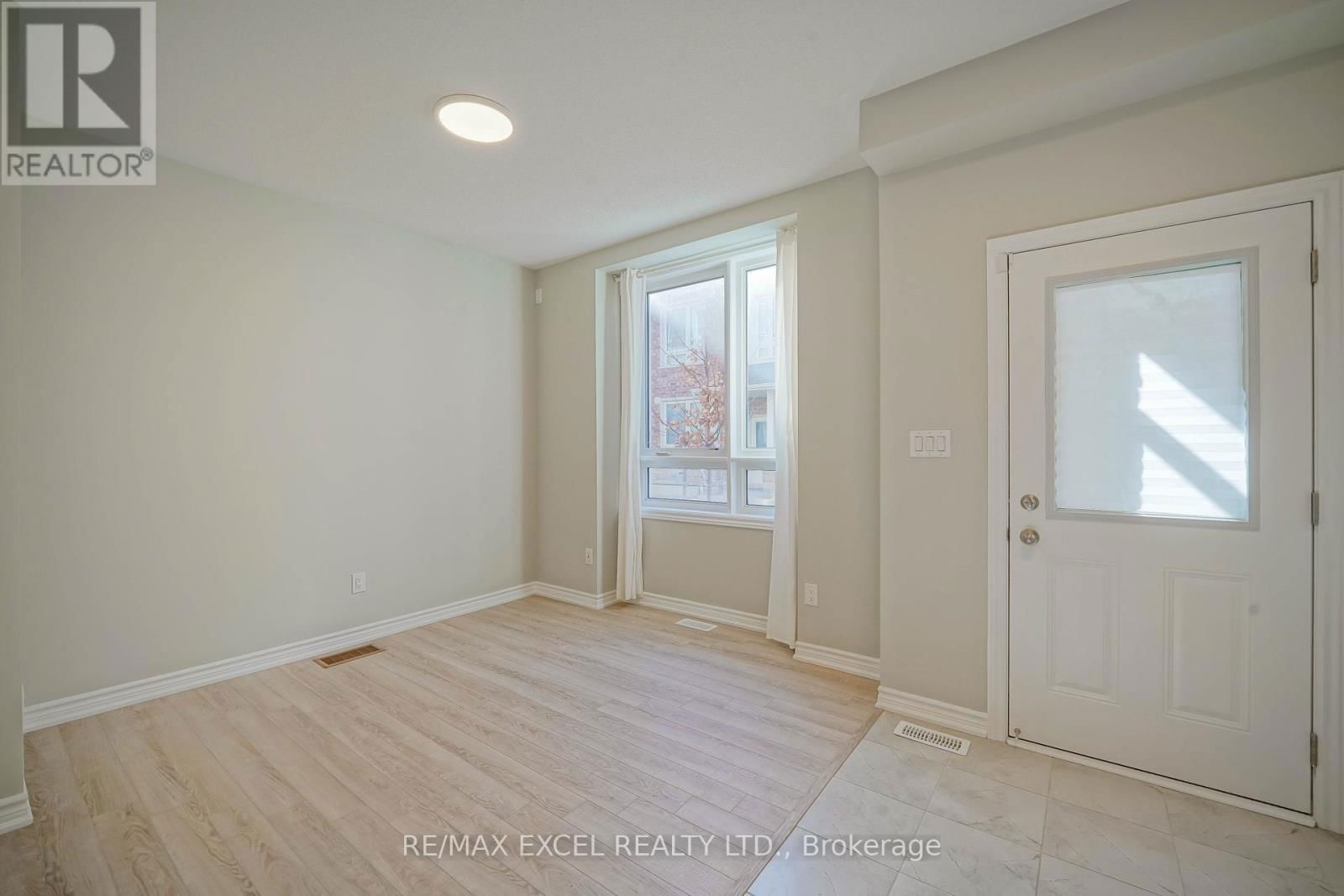 11 CHICAGO LANE Image 6