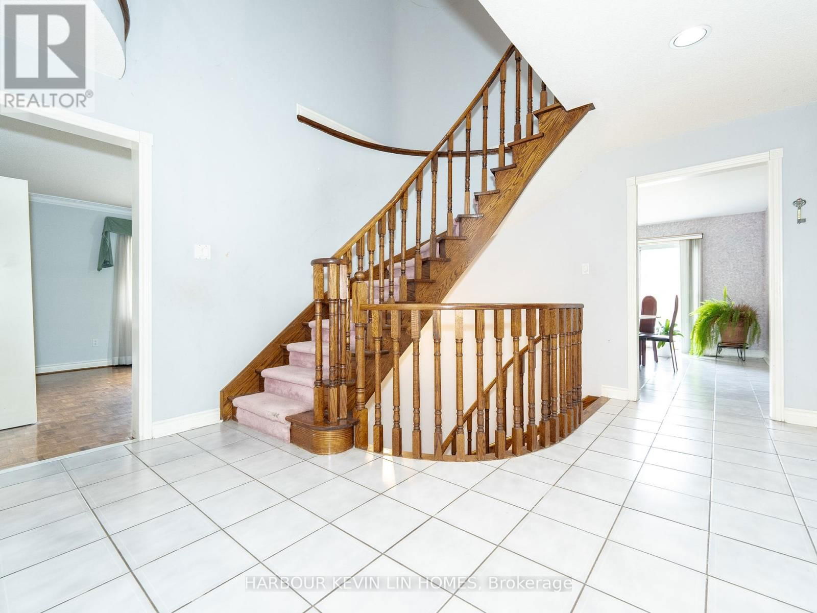 19 ALEXANDRA WOOD Image 10