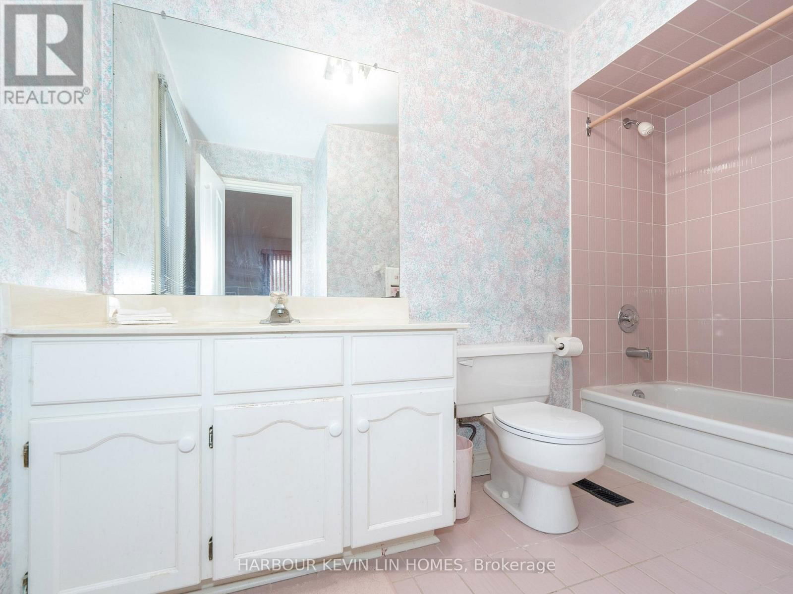 19 ALEXANDRA WOOD Image 26