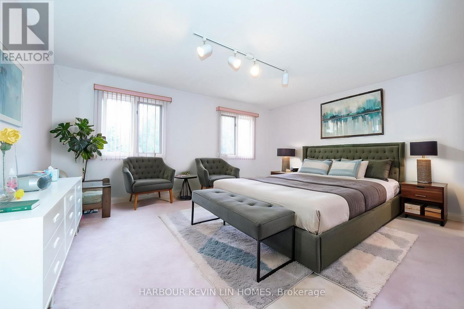 19 ALEXANDRA WOOD Image 31