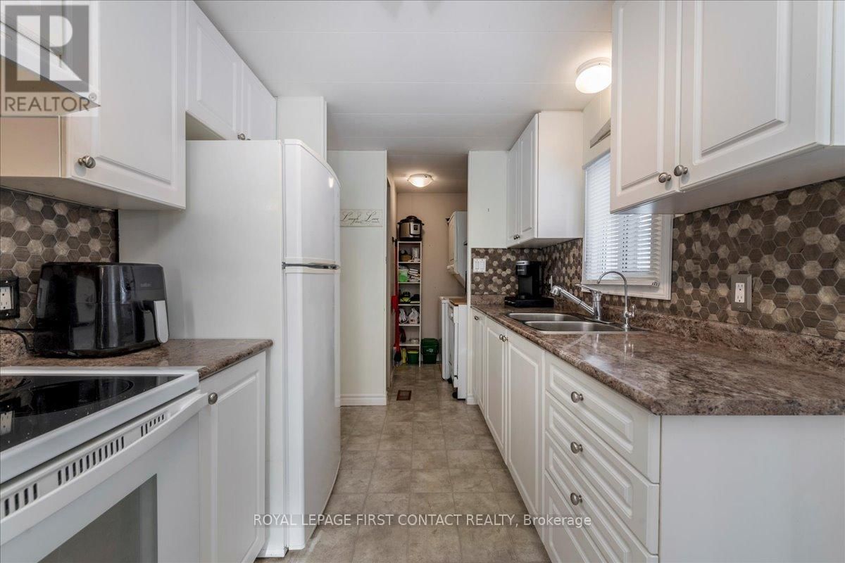 18 HAWTHORNE DRIVE Image 11