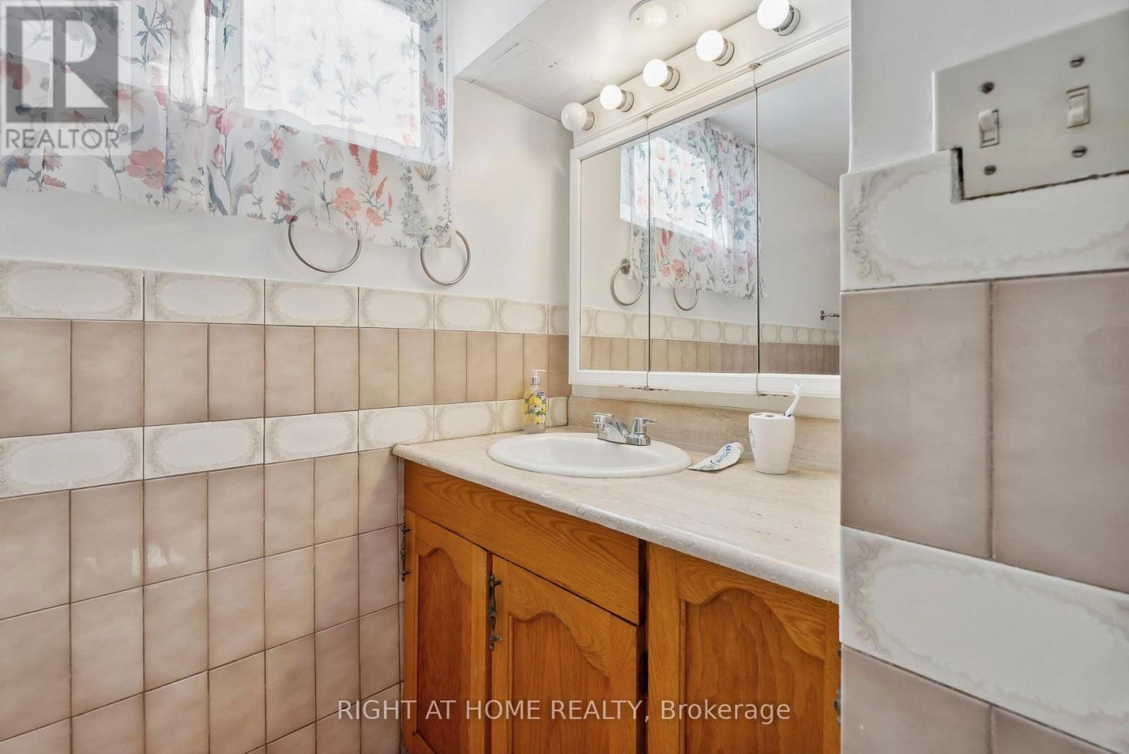285 LENNOX AVENUE Image 22