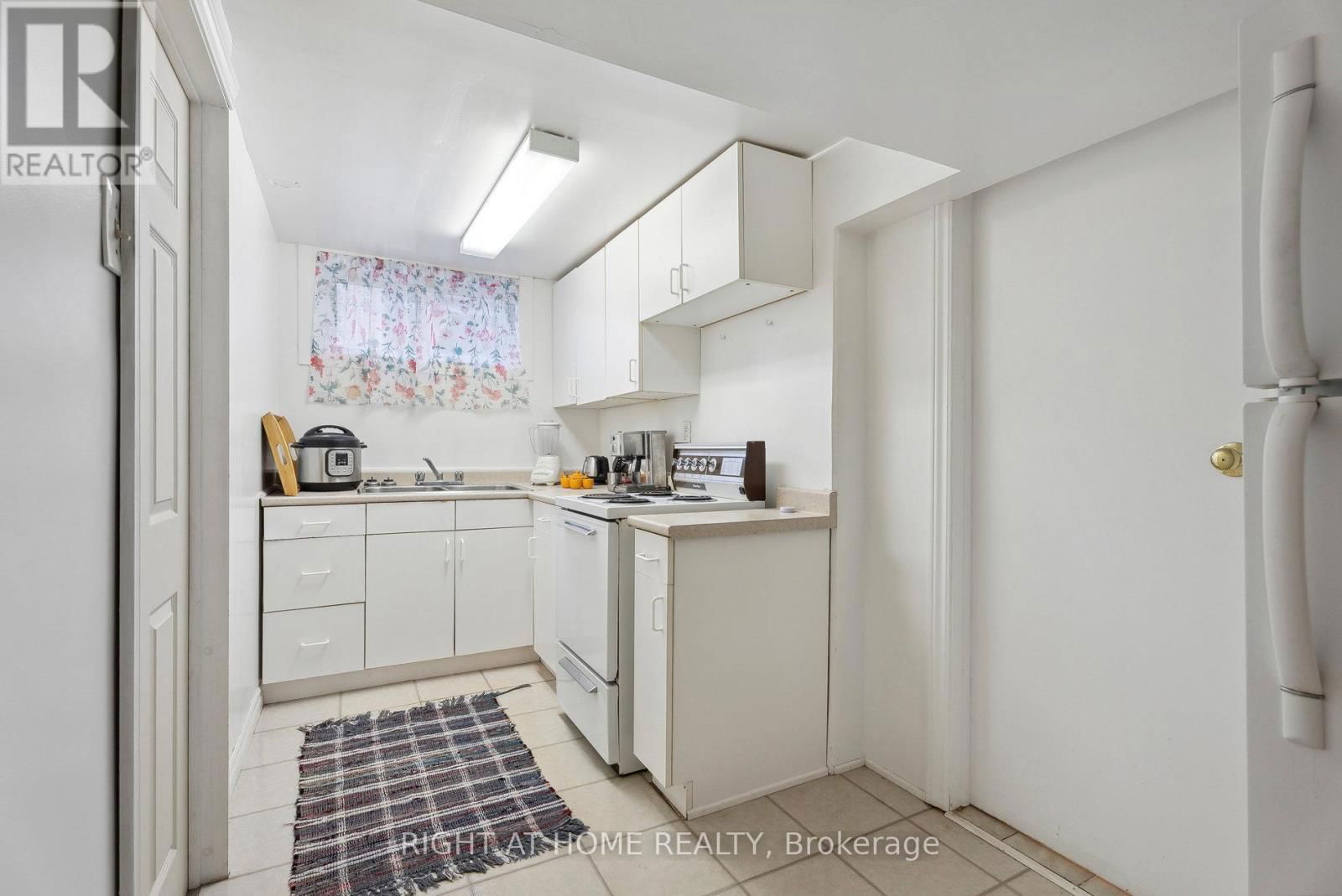 285 LENNOX AVENUE Image 24