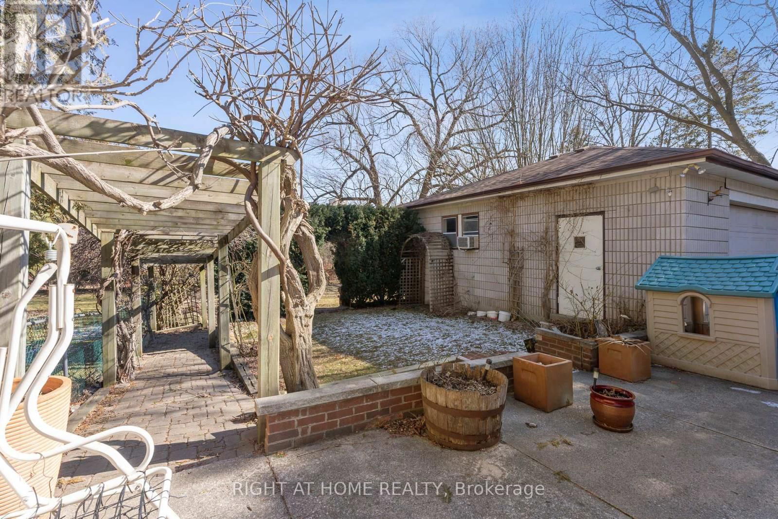 285 LENNOX AVENUE Image 34