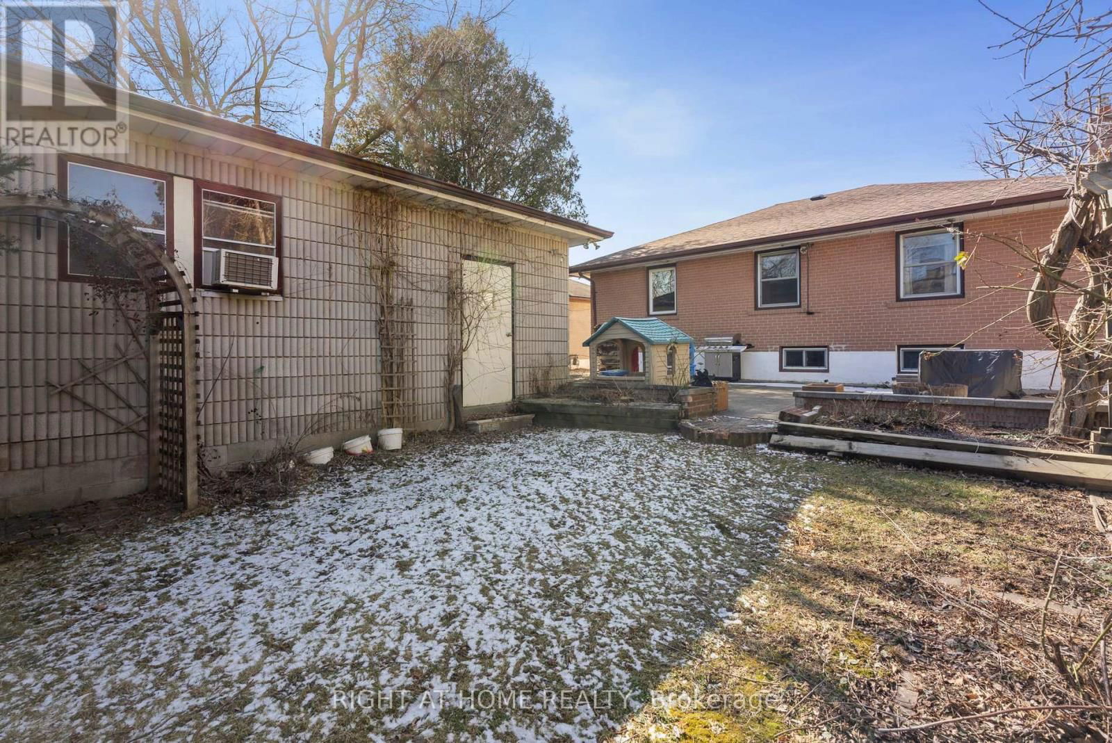 285 LENNOX AVENUE Image 35