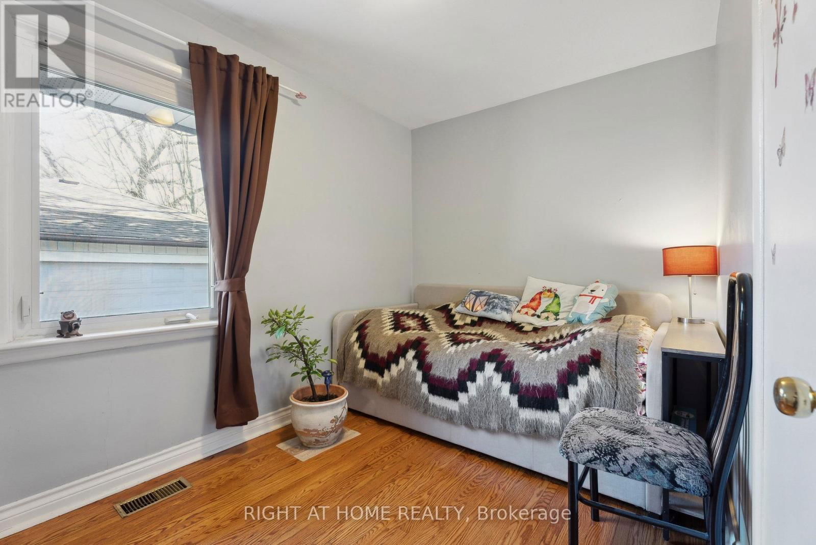 285 LENNOX AVENUE Image 9