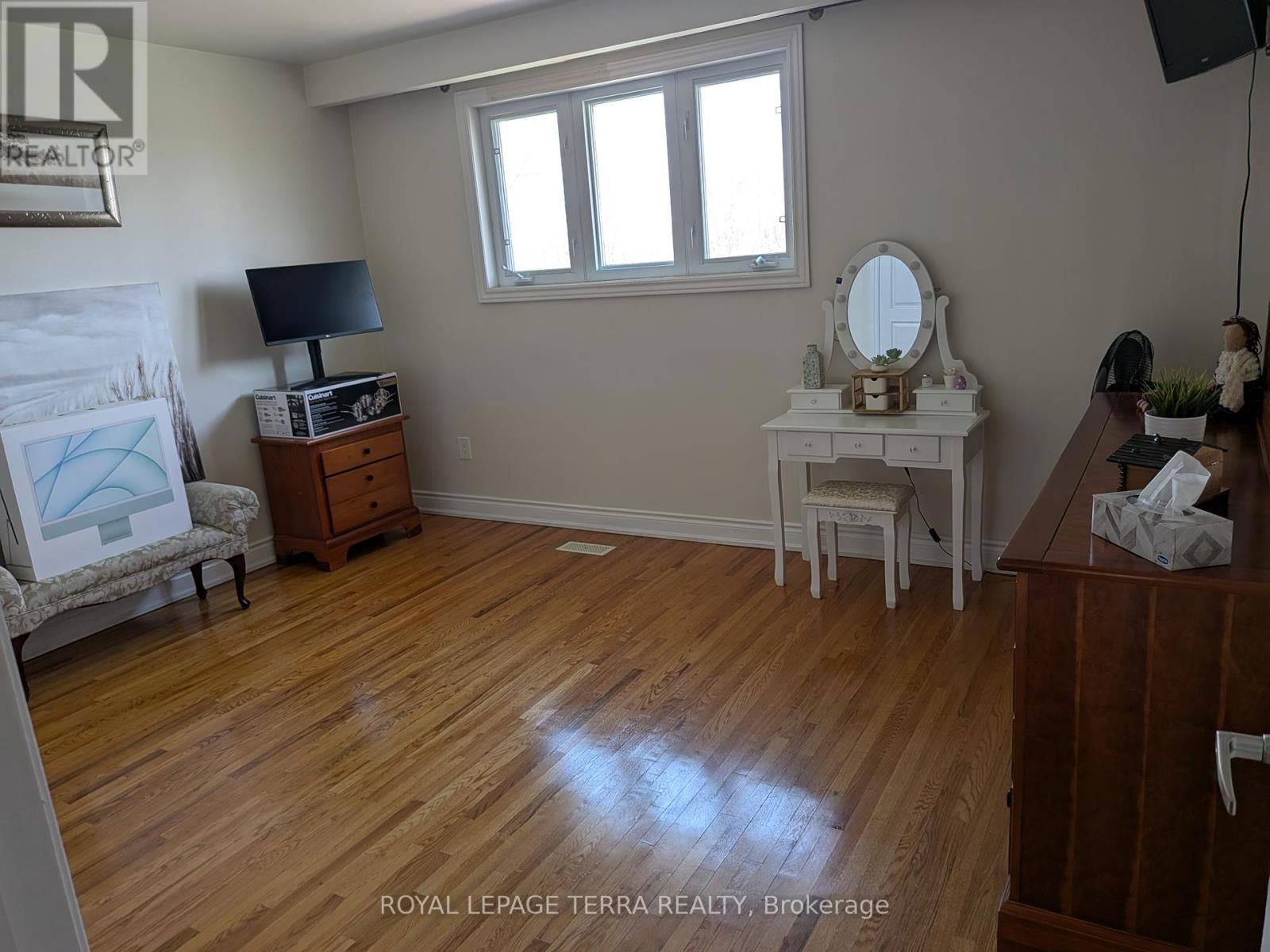 174 ANDREW PARK Image 21
