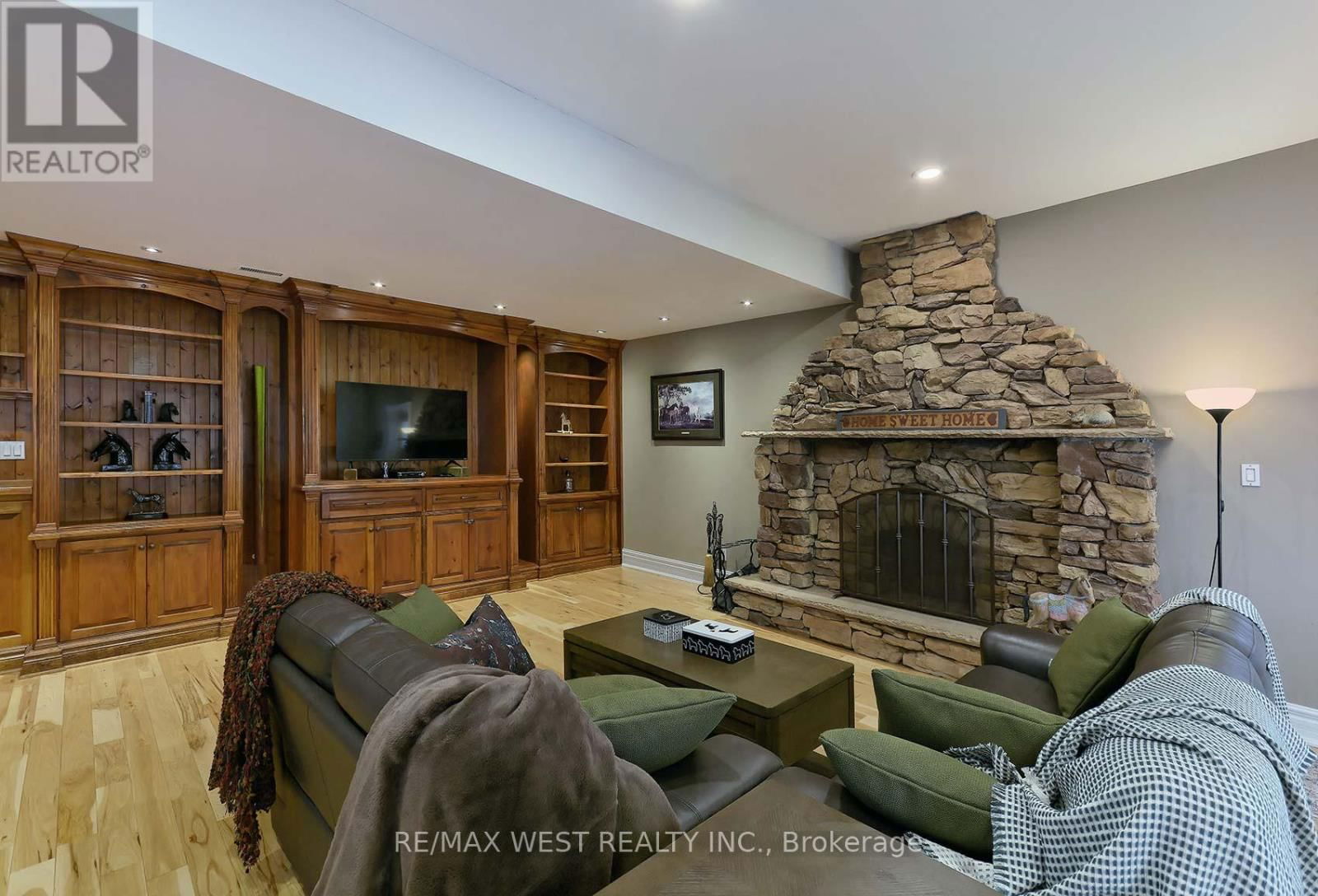5 HUMBERVIEW DRIVE Image 25