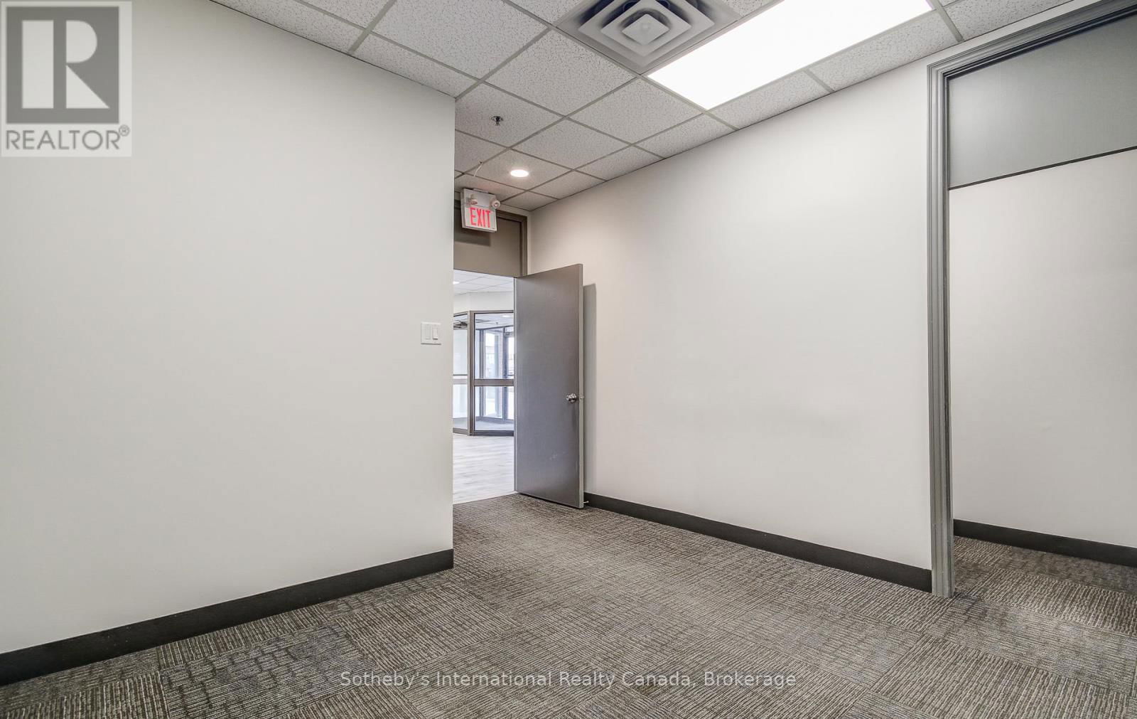 111 CARLAUREN ROAD Image 12